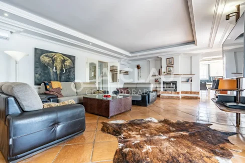 Salón Espacioso - Residencia Exclusiva Mont-Roig