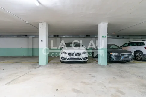 Plaza de Aparcamiento Incluida en Piso de Vall de l'Arrabassada