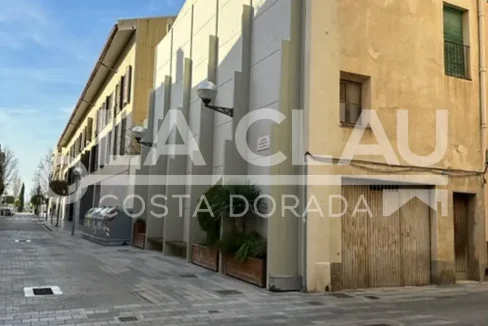 Fachada-esquinera-oportunidad-inversion-Vila-Seca.01