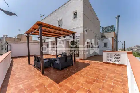 Terraza con Vista al Mar - Vivienda Exclusiva en Rafael Casanova Tarragona