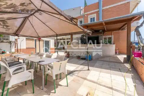 Jardín y Áreas Exteriores - Vivienda Exclusiva en Rafael Casanova Tarragona.01