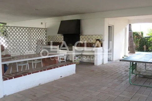 Fachada de la Casa Existente para Reformar en Cambrils.01