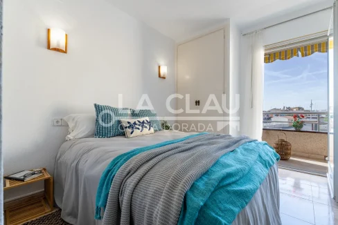 Habitación Doble Luminosa en Apartamento Céntrico en Torredembarra