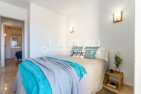 Habitación Doble Luminosa en Apartamento Céntrico en Torredembarra.01