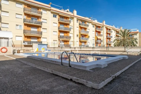 Piscina Comunitaria en Edificio del Apartamento Céntrico en Torredembarra