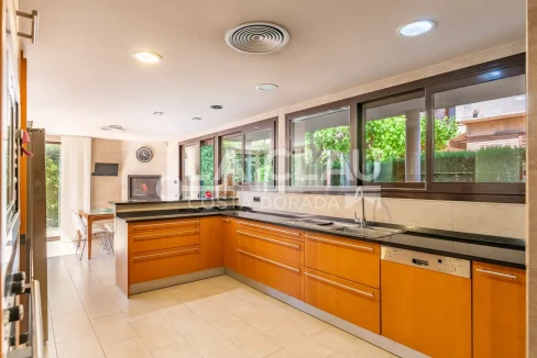 Elegancia y Confort: Residencia Exclusiva en el Corazón de El Vendrell