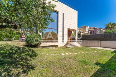 Elegancia y Confort: Residencia Exclusiva en el Corazón de El Vendrell