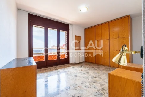 Piso en venta en la Plaza Pastoreta de Reus - habitación
